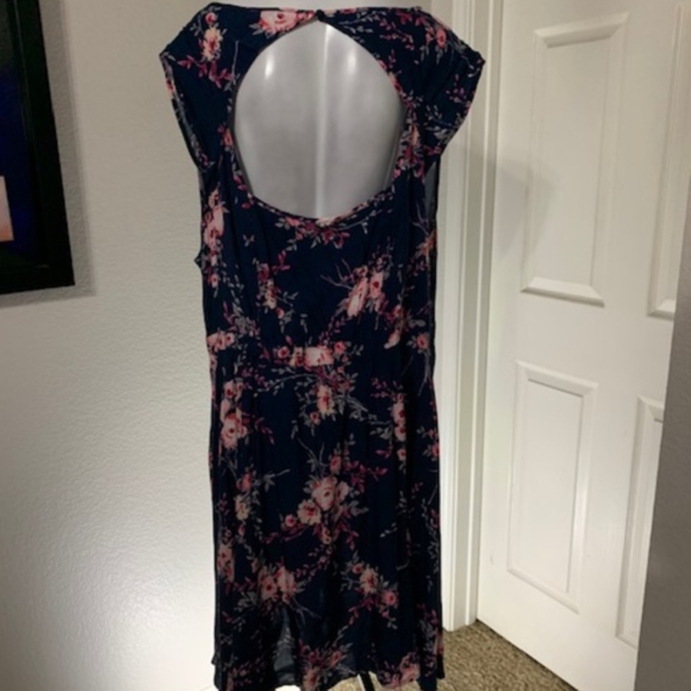 NWT Torrid Floral Dress w/Cut Out Back